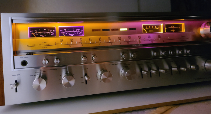 Vintage-Receiver-2